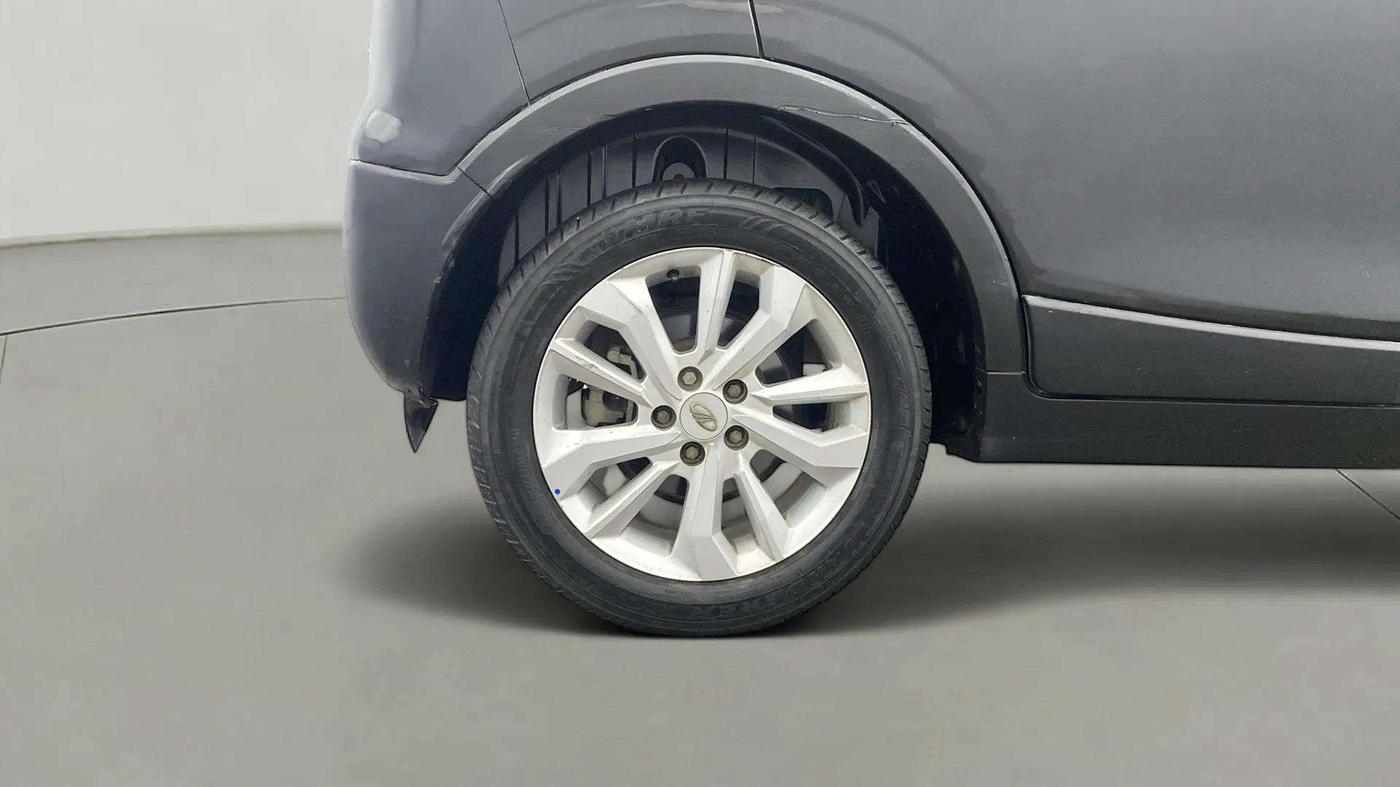 2021 Mahindra XUV300 W8 1.2 PETROL, Petrol, Manual, 51,781 km, Right Rear Wheel