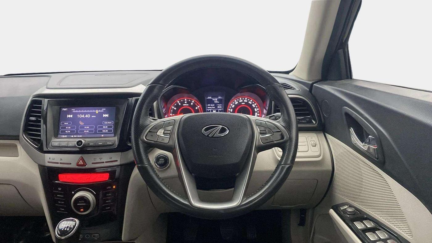 2021 Mahindra XUV300 W8 1.2 PETROL, Petrol, Manual, 51,781 km, Steering Wheel Close Up