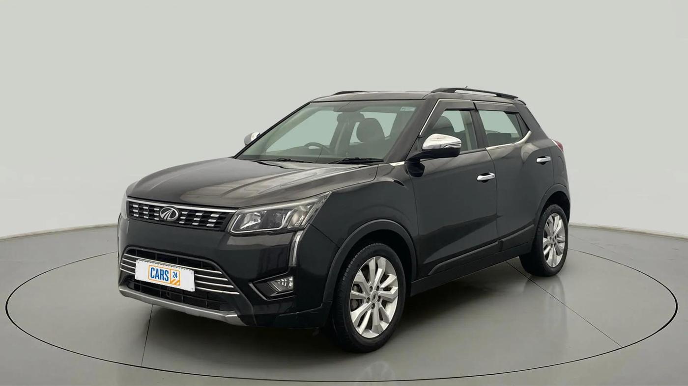 2021 Mahindra XUV300 W8 1.2 PETROL, Petrol, Manual, 51,781 km, Left Front Diagonal
