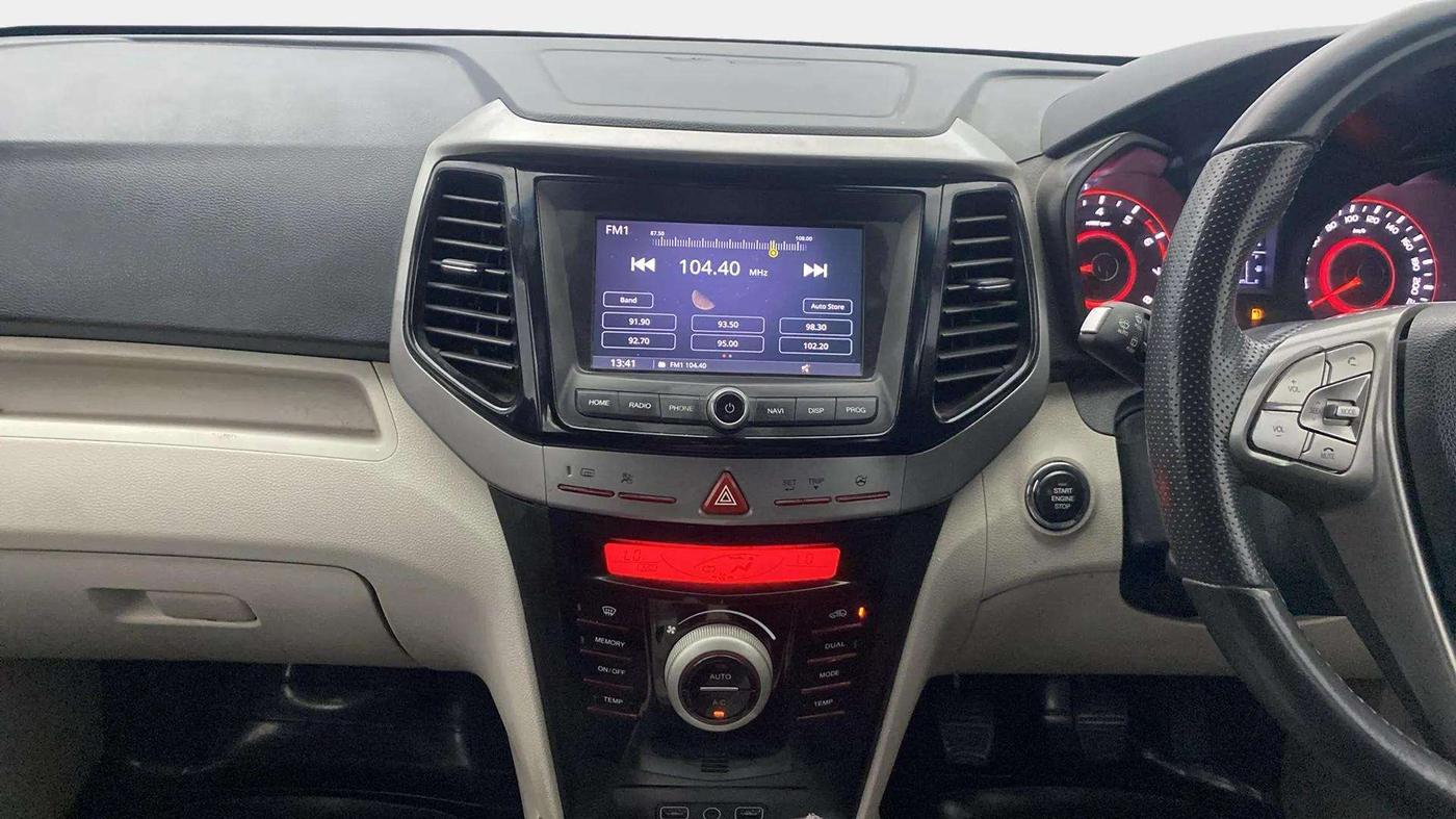 2021 Mahindra XUV300 W8 1.2 PETROL, Petrol, Manual, 51,781 km, Air Conditioner