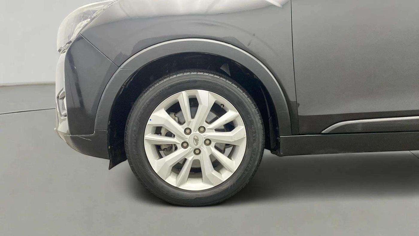 2021 Mahindra XUV300 W8 1.2 PETROL, Petrol, Manual, 51,781 km, Left Front Wheel