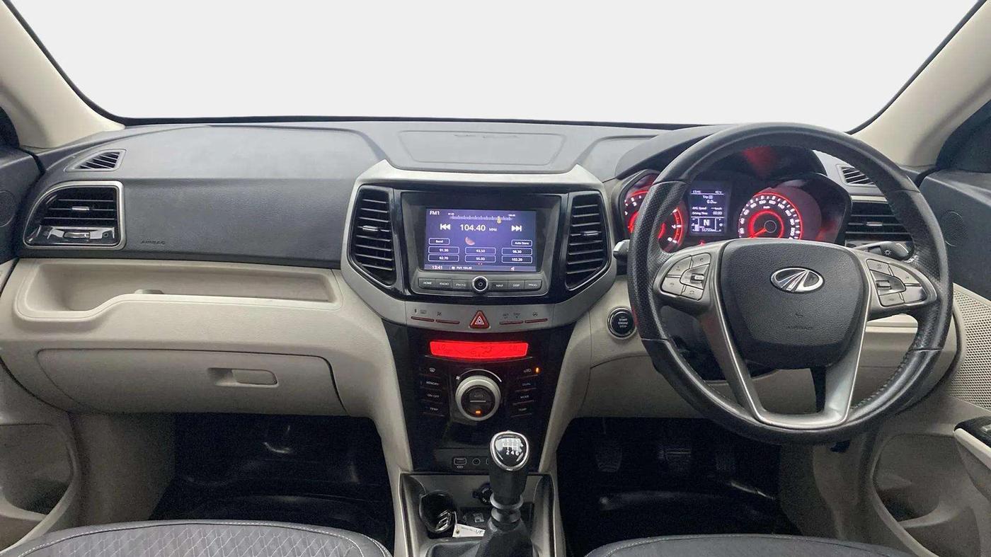 2021 Mahindra XUV300 W8 1.2 PETROL, Petrol, Manual, 51,781 km, Dashboard