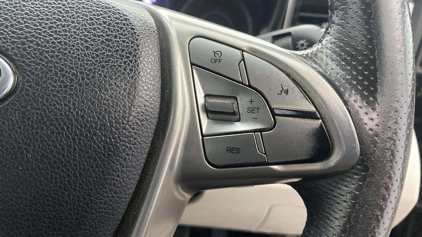 2021 Mahindra XUV300 W8 1.2 PETROL, Petrol, Manual, 51,781 km, Adaptive Cruise Control
