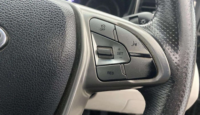 2021 Mahindra XUV300 W8 1.2 PETROL, Petrol, Manual, 51,738 km, Adaptive Cruise Control