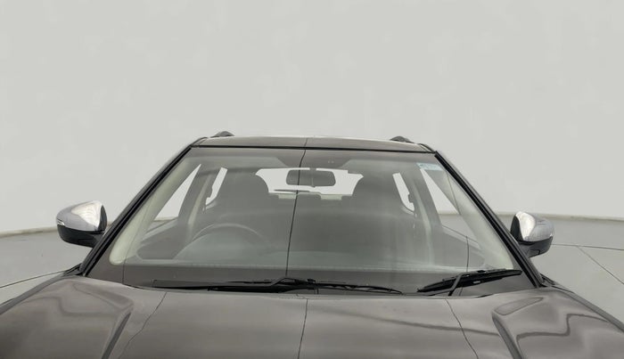 2021 Mahindra XUV300 W8 1.2 PETROL, Petrol, Manual, 51,738 km, Front Windshield
