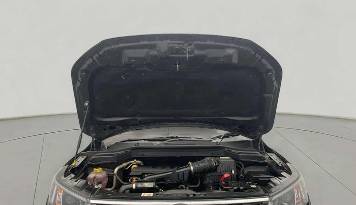 2021 Mahindra XUV300 W8 1.2 PETROL, Petrol, Manual, 51,738 km, Open Bonet
