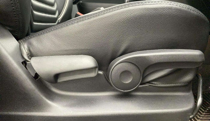 2019 Maruti Vitara Brezza ZDI PLUS AMT, Diesel, Automatic, 52,022 km, Driver Side Adjustment Panel