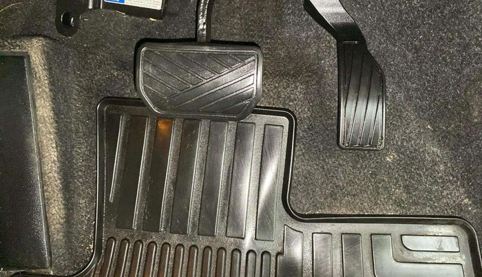 2019 Maruti Vitara Brezza ZDI PLUS AMT, Diesel, Automatic, 52,022 km, Pedals