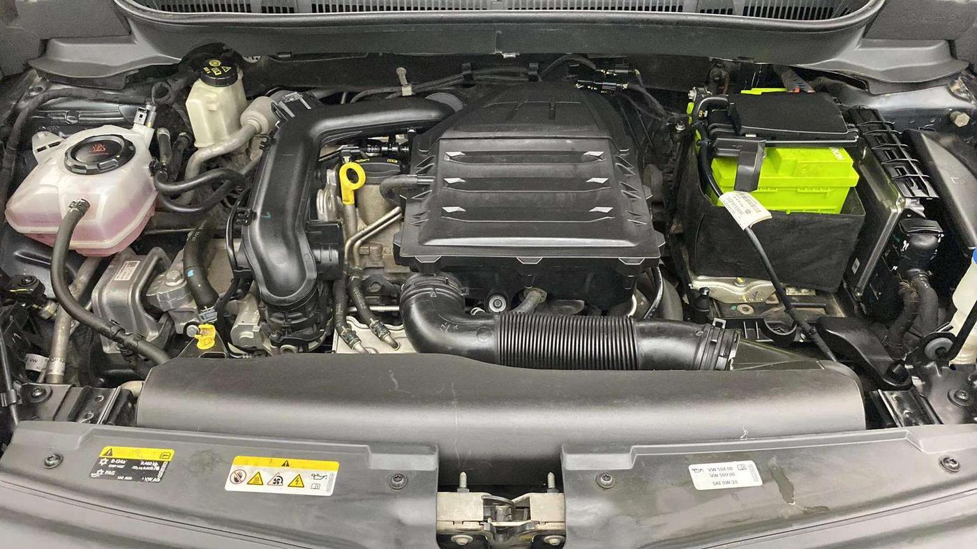 2022 Skoda KUSHAQ AMBITION 1.0L TSI MT, Petrol, Manual, 64,116 km, Engine View