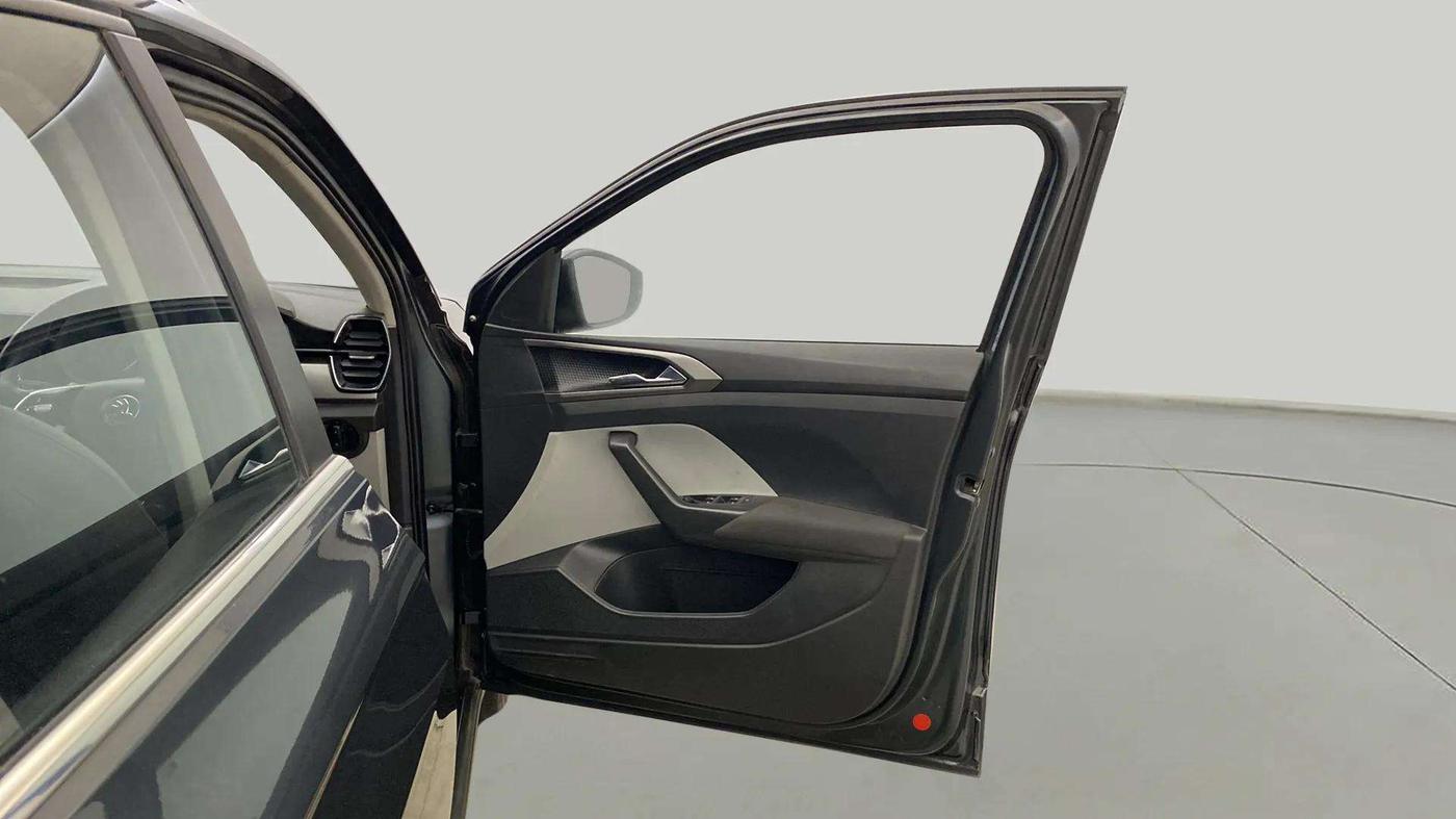 2022 Skoda KUSHAQ AMBITION 1.0L TSI MT, Petrol, Manual, 64,116 km, RHS Front Door