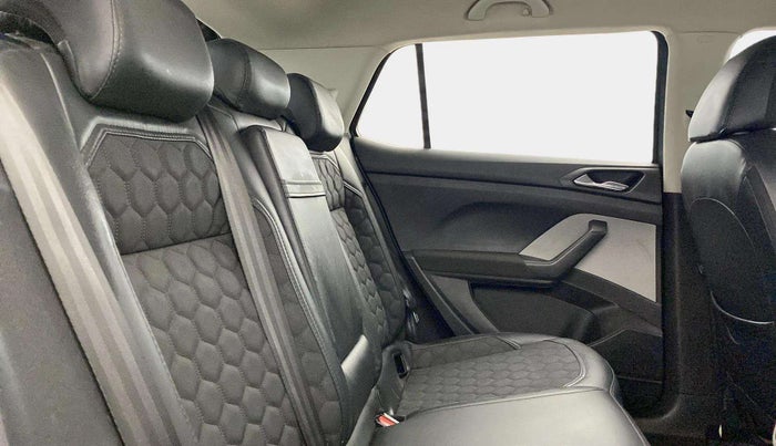 2022 Skoda KUSHAQ AMBITION 1.0L TSI MT, Petrol, Manual, 63,883 km, Right Side Rear Door Cabin