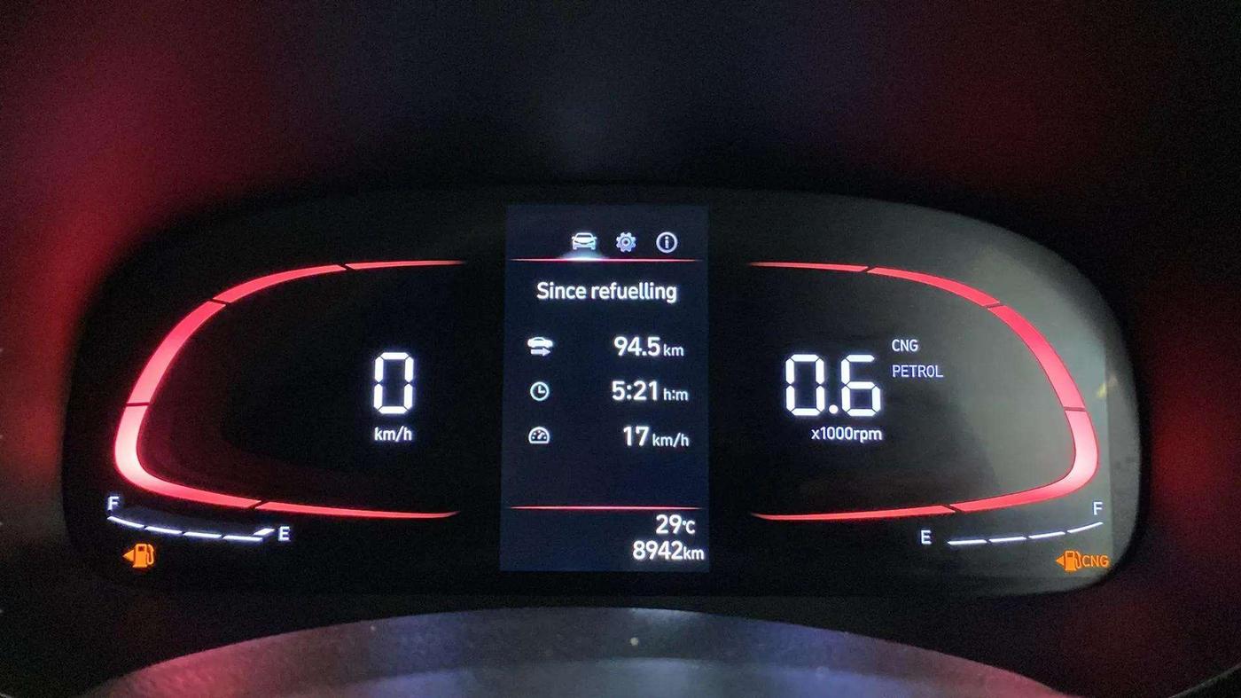 2024 Hyundai EXTER SX 1.2 CNG MT, CNG, Manual, 8,922 km, Odometer Image