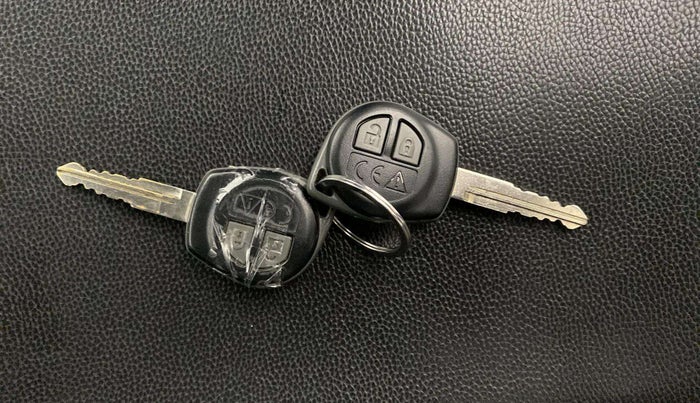 2019 Maruti Swift VXI, Petrol, Manual, 52,695 km, Key Close Up