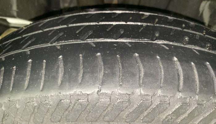 2019 Maruti Swift VXI, Petrol, Manual, 52,695 km, Right Rear Tyre Tread