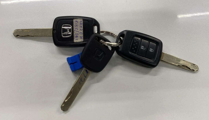 2017 Honda WR-V 1.2L I-VTEC VX MT, Petrol, Manual, 43,254 km, Key Close Up
