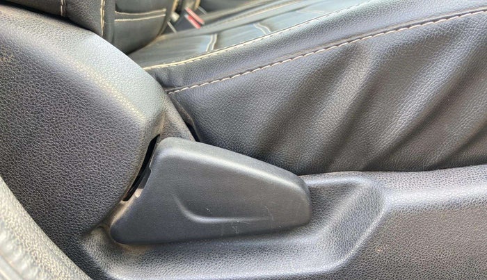 2019 Renault Kwid RXL, Petrol, Manual, 25,647 km, Driver Side Adjustment Panel