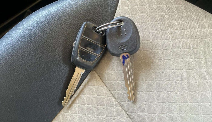 2021 Hyundai NEW SANTRO SPORTZ MT, Petrol, Manual, 6,216 km, Key Close Up