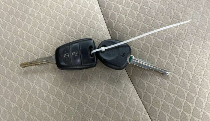 2019 Hyundai NEW SANTRO SPORTZ MT, Petrol, Manual, 33,066 km, Key Close Up