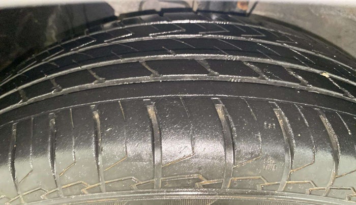 2024 KIA CARENS PRESTIGE 1.5 PETROL 7 STR, Petrol, Manual, 12,075 km, Left Front Tyre Tread