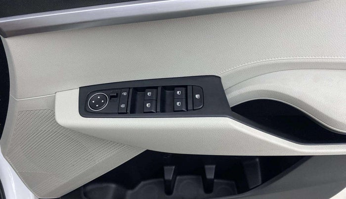 2024 KIA CARENS PRESTIGE 1.5 PETROL 7 STR, Petrol, Manual, 12,075 km, Driver Side Door Panels Control
