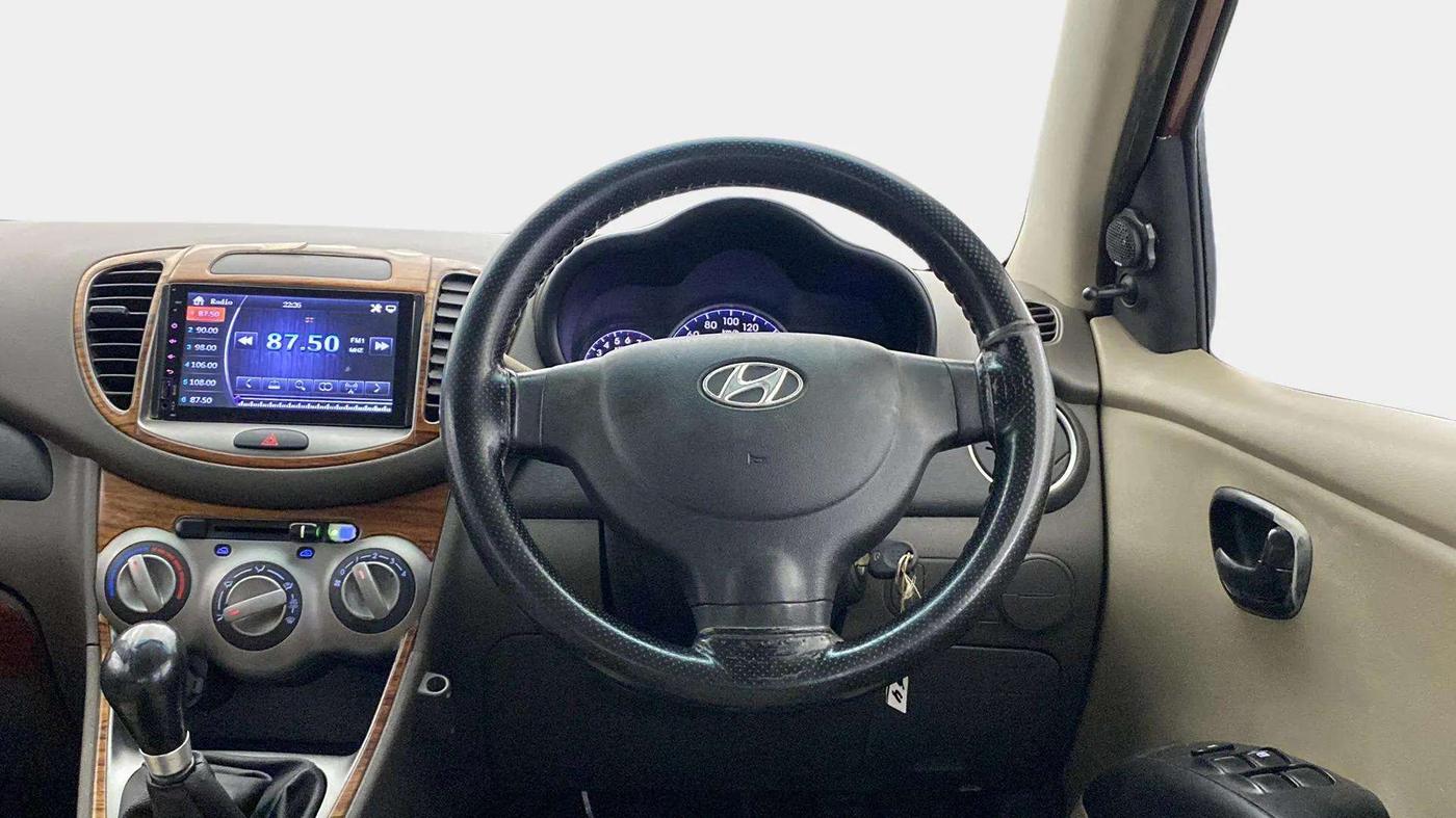 2013 Hyundai i10 MAGNA 1.1, Petrol, Manual, 95,412 km, Steering Wheel Close Up