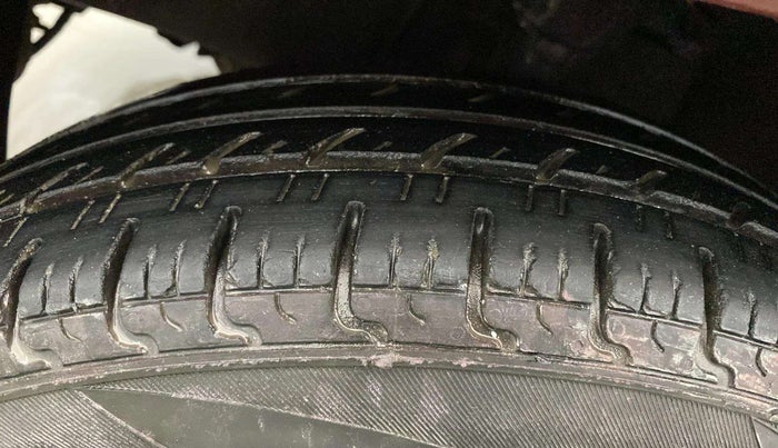 2013 Hyundai i10 MAGNA 1.1, Petrol, Manual, 94,634 km, Left Front Tyre Tread