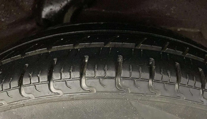 2013 Hyundai i10 MAGNA 1.1, Petrol, Manual, 94,634 km, Left Rear Tyre Tread