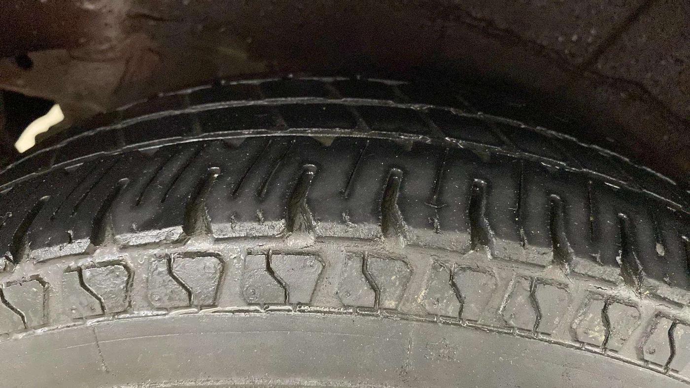 2013 Hyundai i10 MAGNA 1.1, Petrol, Manual, 95,412 km, Right Rear Tyre Tread