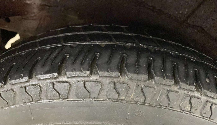 2013 Hyundai i10 MAGNA 1.1, Petrol, Manual, 94,634 km, Right Rear Tyre Tread