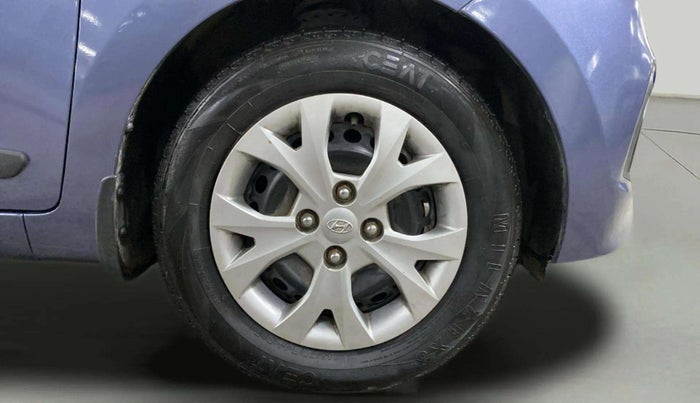 2014 Hyundai Grand i10 MAGNA 1.2 KAPPA VTVT, CNG, Manual, 23,625 km, Right Front Wheel