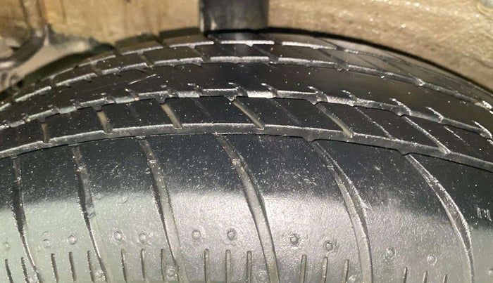 2016 Maruti Celerio ZXI AMT (O), Petrol, Automatic, 91,178 km, Right Rear Tyre Tread