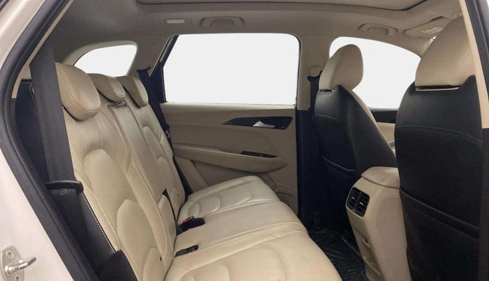 2021 MG HECTOR SHARP 1.5 PETROL CVT, Petrol, Automatic, 51,277 km, Right Side Rear Door Cabin
