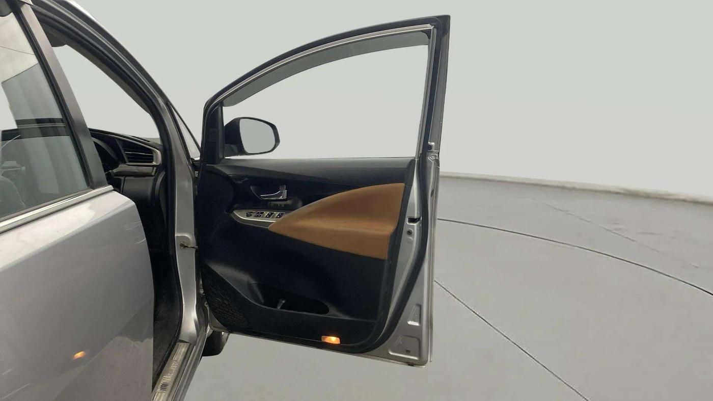2017 Toyota Innova Crysta 2.8 ZX AT 7 STR, Diesel, Automatic, 99,486 km, RHS Front Door