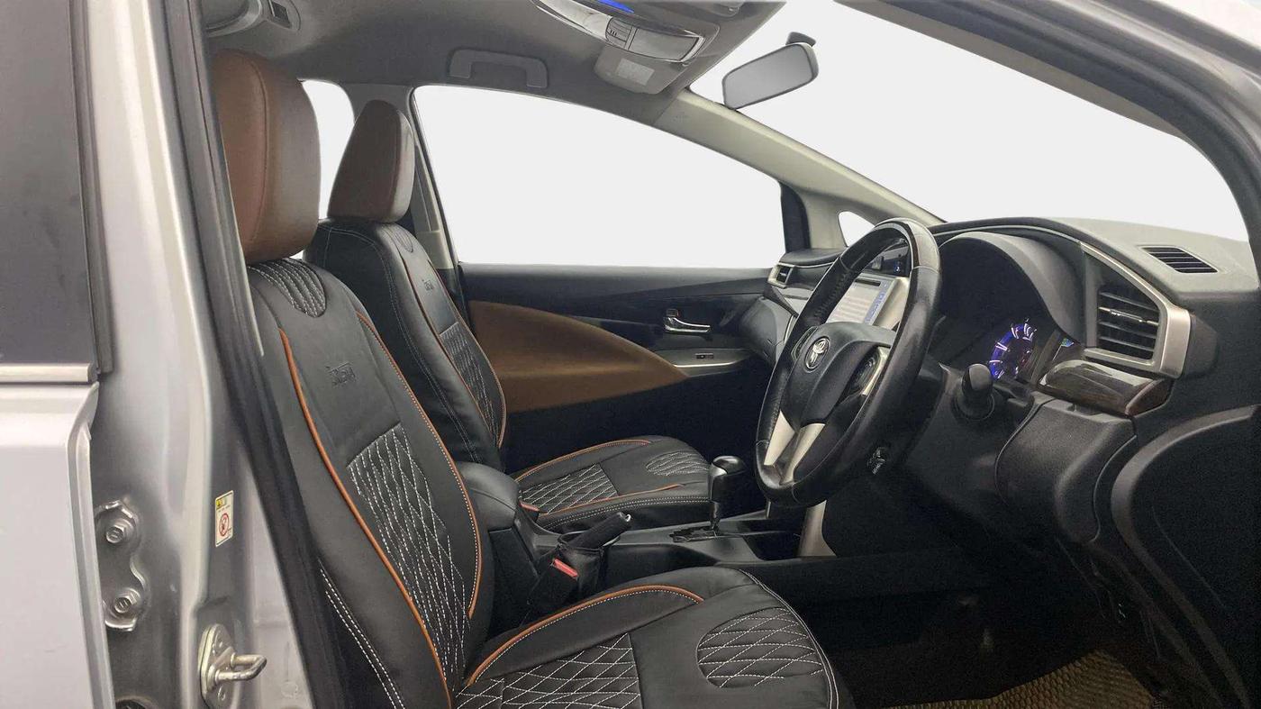 2017 Toyota Innova Crysta 2.8 ZX AT 7 STR, Diesel, Automatic, 99,486 km, Right Side Front Door Cabin
