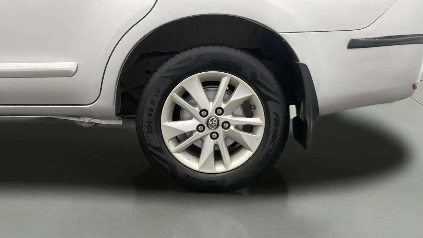 2017 Toyota Innova Crysta 2.8 ZX AT 7 STR, Diesel, Automatic, 99,486 km, Left Rear Wheel