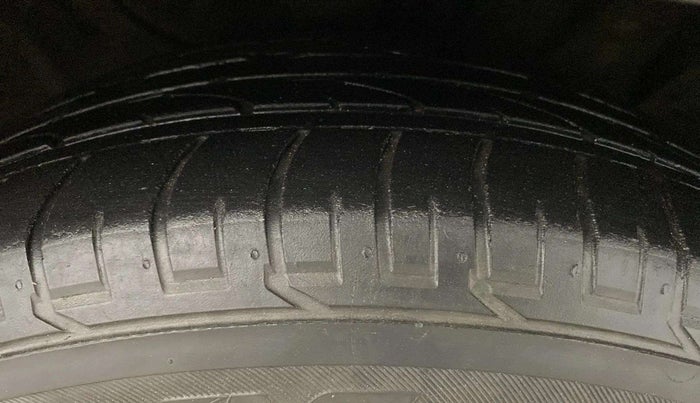 2018 Hyundai Creta SX AT 1.6 PETROL, Petrol, Automatic, 40,250 km, Right Front Tyre Tread