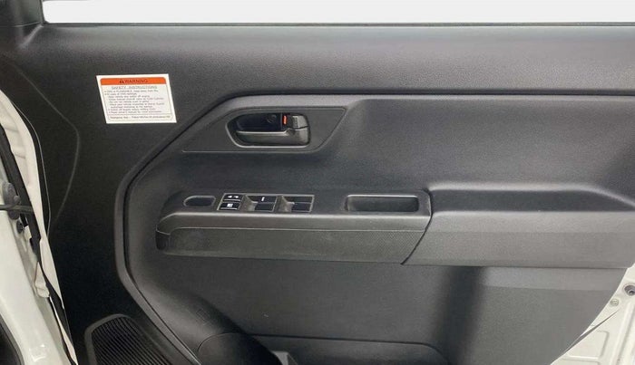 2021 Maruti New Wagon-R LXI CNG (O) 1.0, CNG, Manual, 67,517 km, Driver Side Door Panels Control
