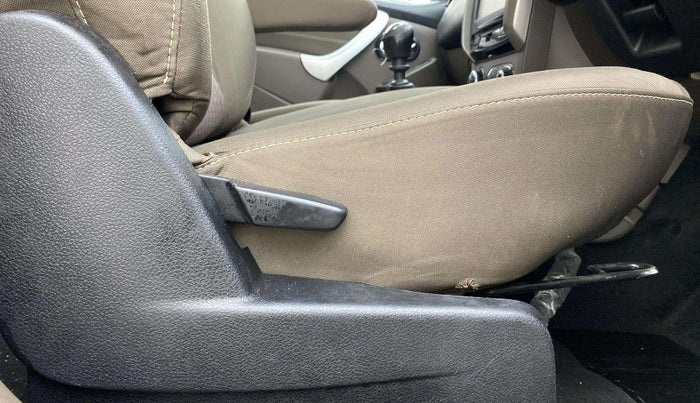 2019 Renault Duster 110 PS RXZ DIESEL, Diesel, Manual, 70,218 km, Driver Side Adjustment Panel