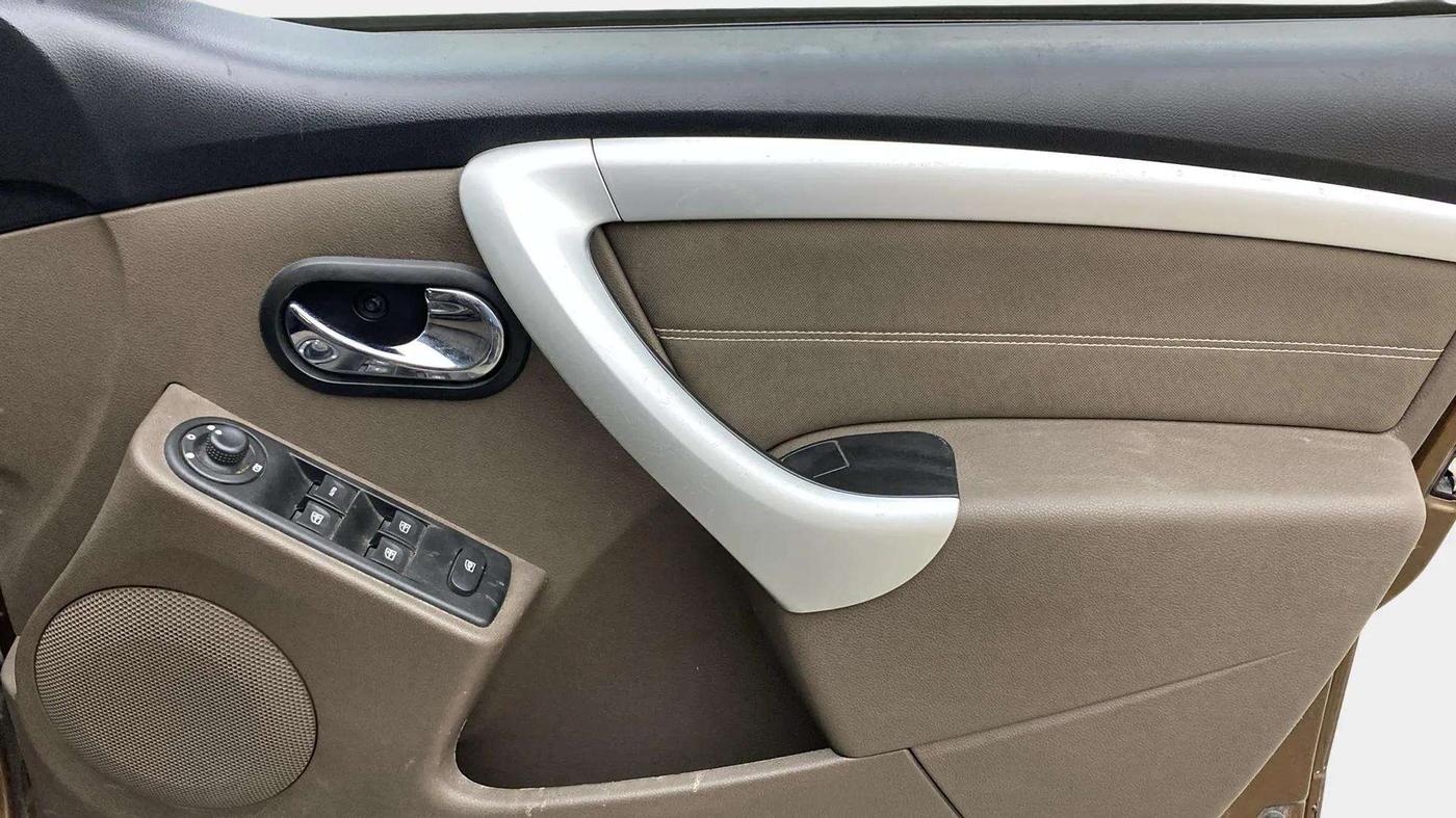 2019 Renault Duster 110 PS RXZ DIESEL, Diesel, Manual, 70,323 km, Driver Side Door Panels Control