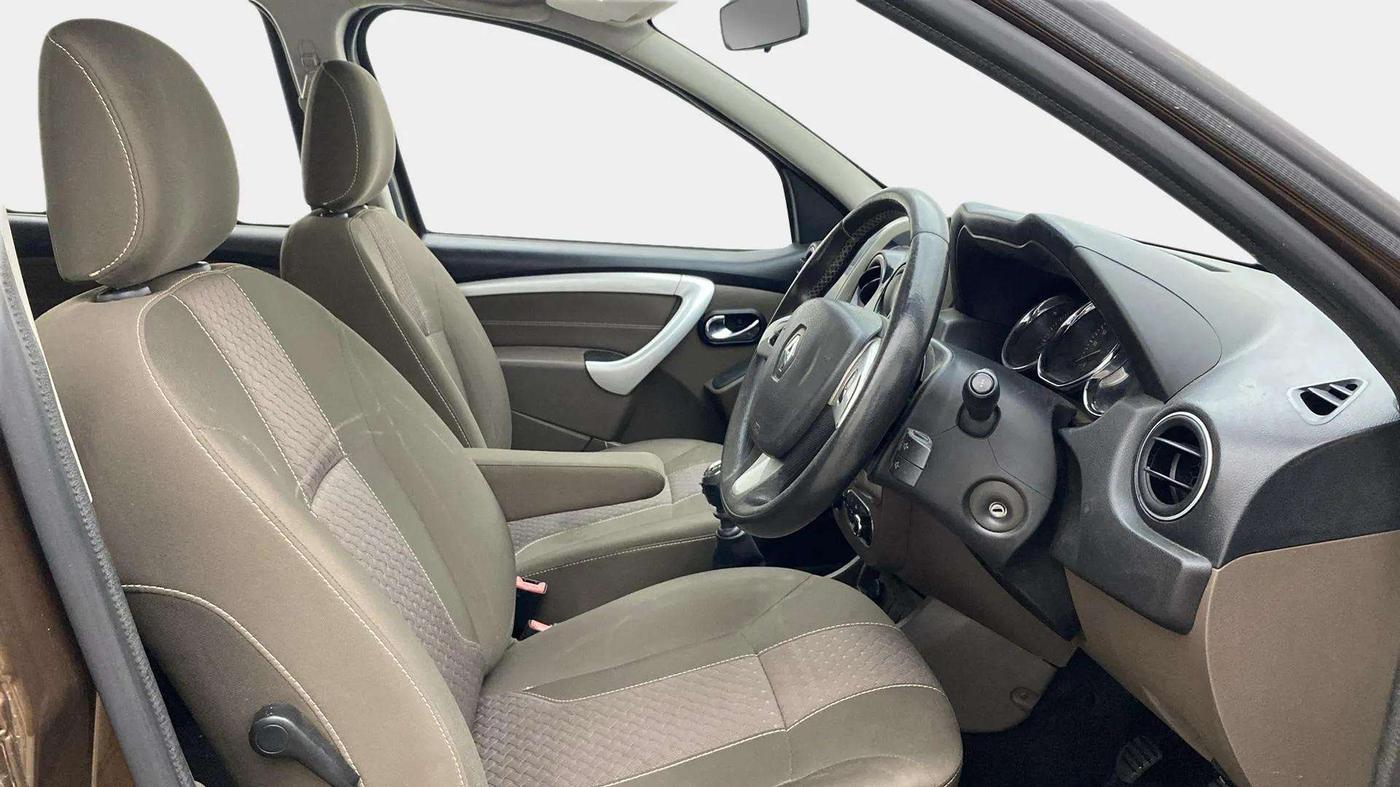 2019 Renault Duster 110 PS RXZ DIESEL, Diesel, Manual, 70,323 km, Right Side Front Door Cabin
