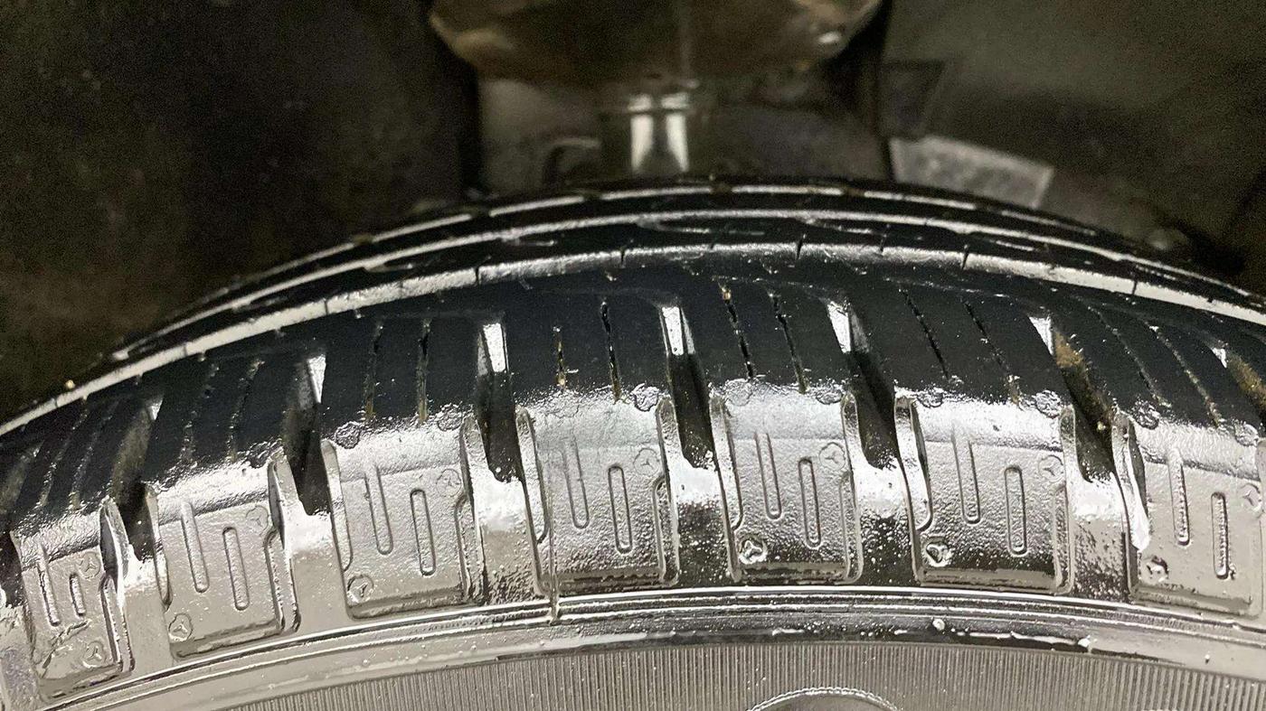 2019 Renault Duster 110 PS RXZ DIESEL, Diesel, Manual, 70,323 km, Right Front Tyre Tread