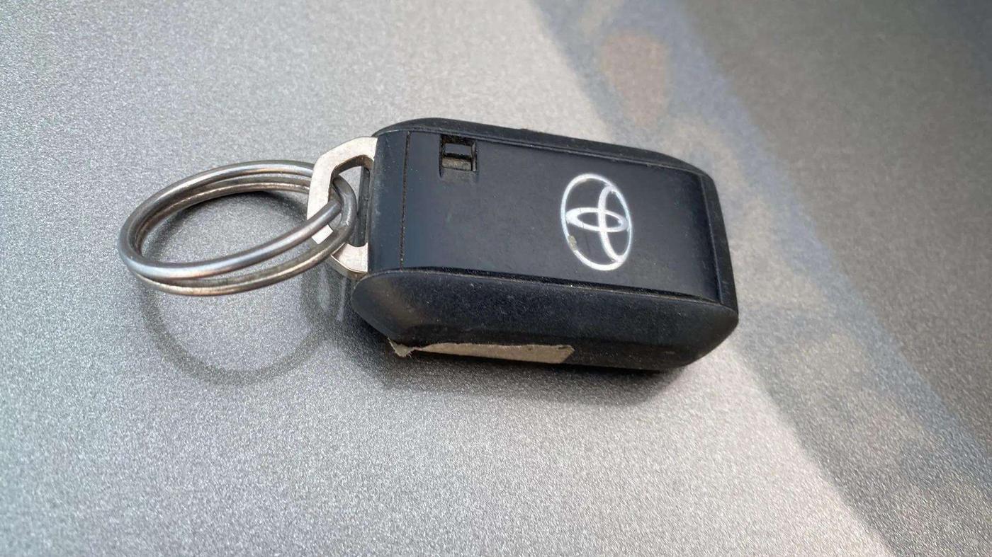 2021 Toyota Glanza G, Petrol, Manual, 54,070 km, Key Close Up