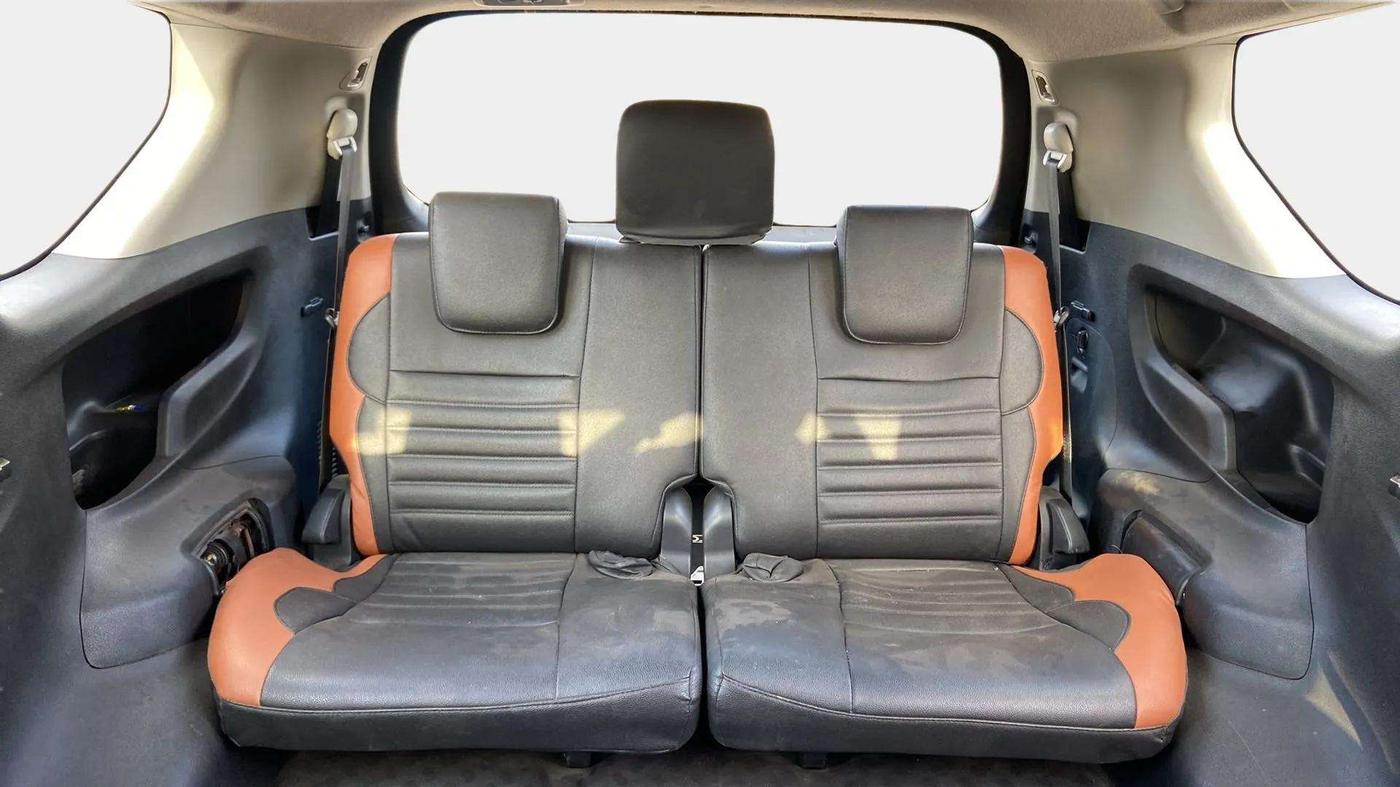 2016 Toyota Innova Crysta 2.4 VX 8 STR, Diesel, Manual, 95,502 km, Third Seat Row ( optional )