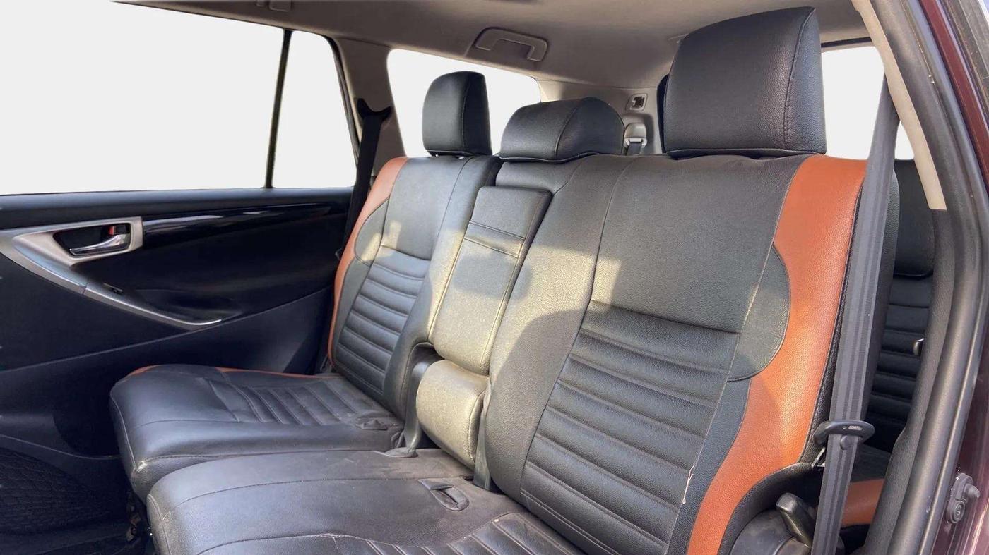 2016 Toyota Innova Crysta 2.4 VX 8 STR, Diesel, Manual, 95,502 km, Right Side Rear Door Cabin