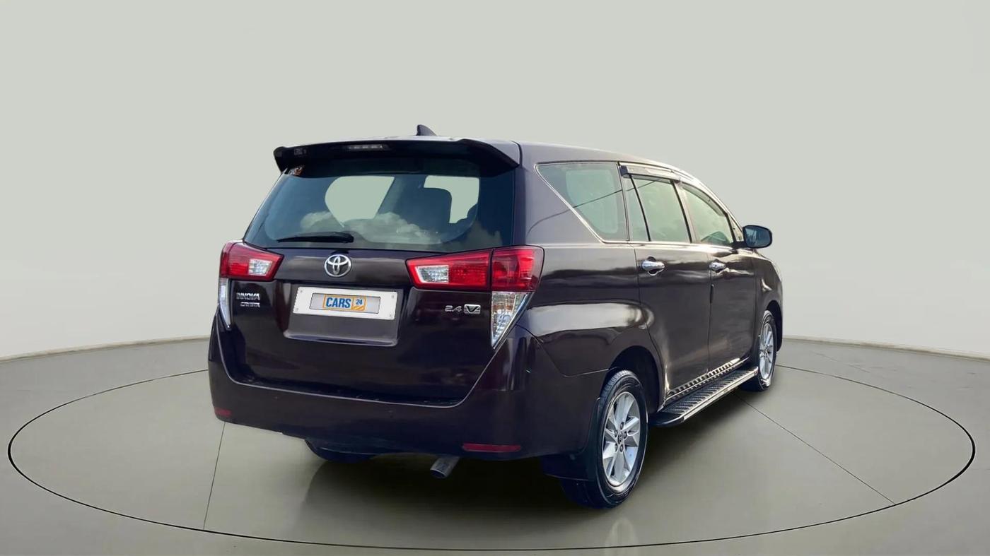 2016 Toyota Innova Crysta 2.4 VX 8 STR, Diesel, Manual, 95,502 km, Right Back Diagonal