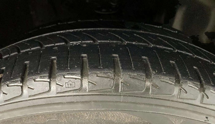 2017 Maruti IGNIS DELTA 1.2 AMT, Petrol, Automatic, 52,437 km, Right Front Tyre Tread