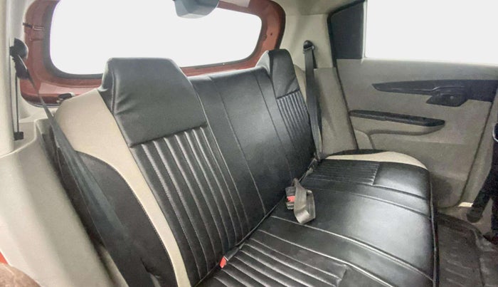 2017 Mahindra Kuv100 K4 PLUS 6 STR, Petrol, Manual, 82,153 km, Right Side Rear Door Cabin