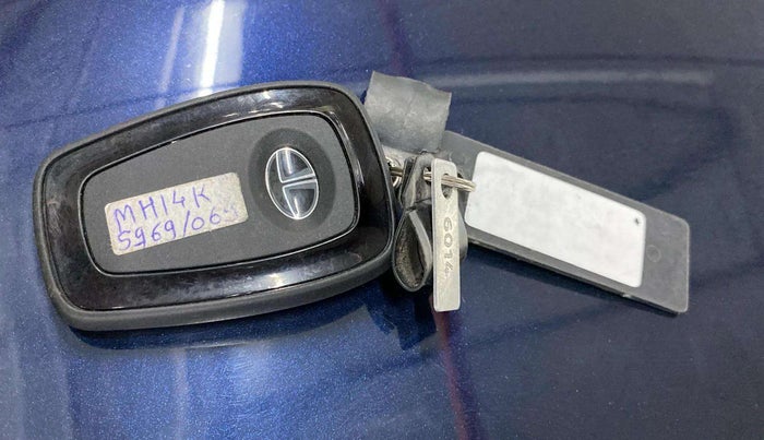 2022 Tata TIGOR XZ PLUS CNG, CNG, Manual, 60,494 km, Key Close Up
