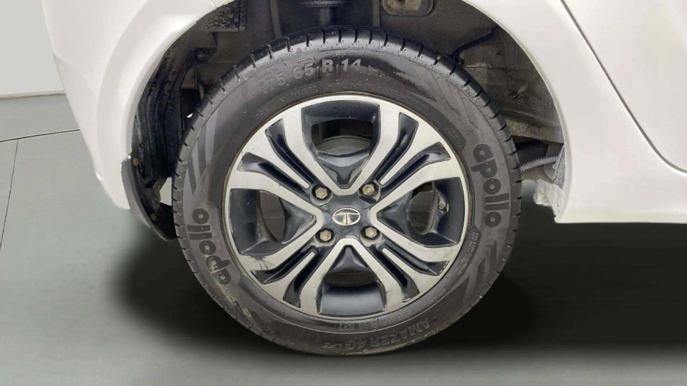 2020 Tata Tiago XZ PETROL, Petrol, Manual, 45,464 km, Right Rear Wheel