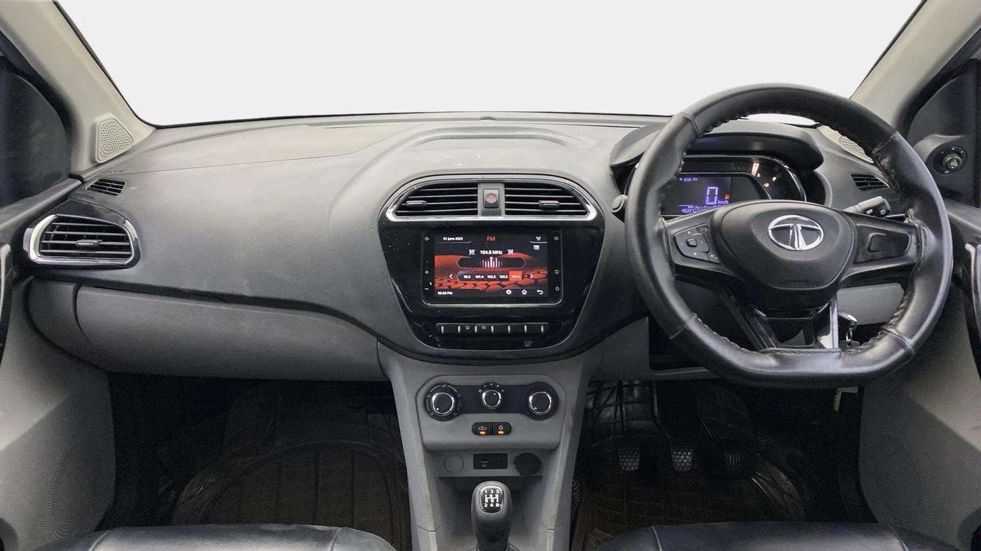 2020 Tata Tiago XZ PETROL, Petrol, Manual, 45,464 km, Dashboard